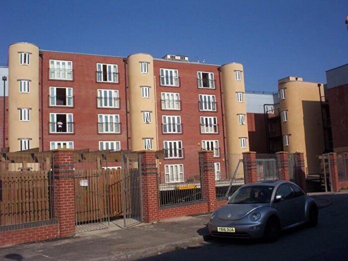 2 Bedroom Flat To Rent In Caminada House, Hulme, Manchester, M15
