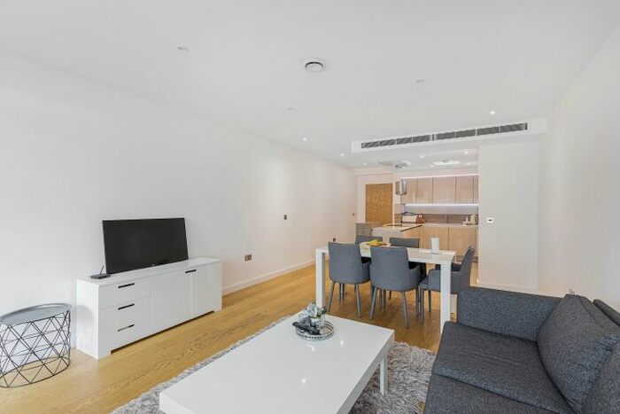 3 Bedroom Flat To Rent In Holland Park Avenue, London, W11