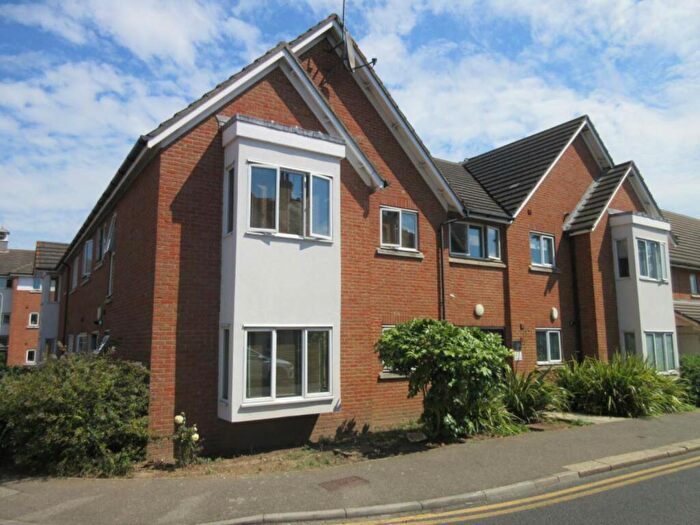 2 Bedroom Flat To Rent In Fairfax Avenue, Westcliff On Sea, SS0