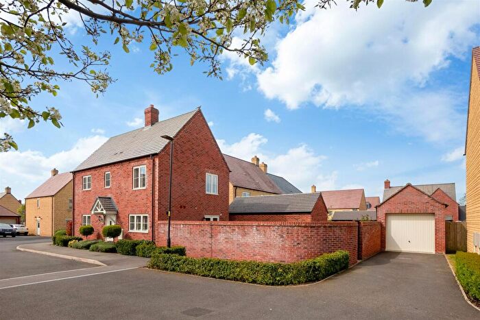 3 Bedroom Detached House For Sale In Tyne Place, Mickleton, GL55