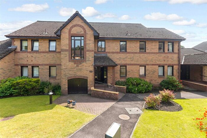 2 Bedroom Flat For Sale In Schaw Drive, Bearsden, Glasgow, East Dunbartonshire, G61