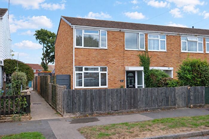 3 Bedroom End Of Terrace House For Sale In Beechwood Road, Holbury, SO45