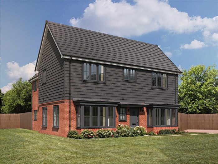 4 Bedroom Detached House For Sale In Fieldfare Lane, Finchwood Park, Wokingham, Bracknell Forest, RG40