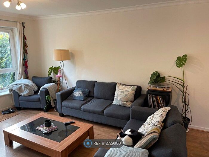 3 Bedroom Flat To Rent In Patrick Connolly Gardens, London, E3