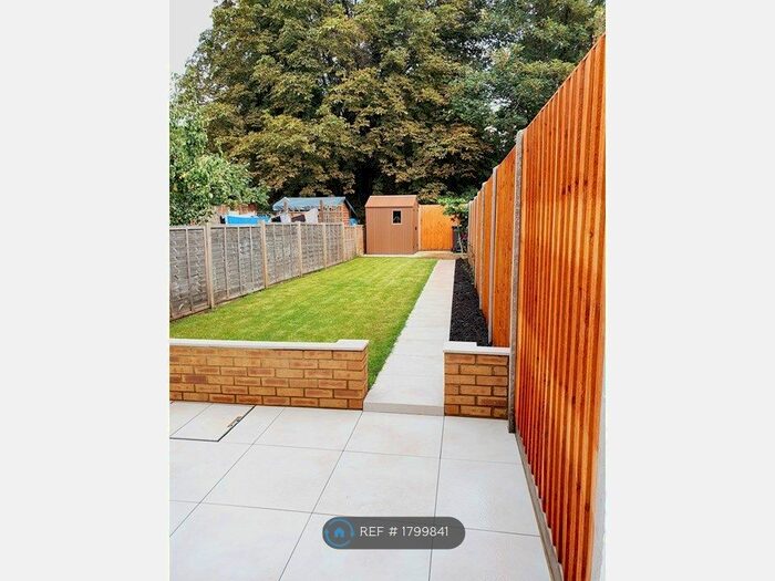 3 Bedroom Terraced House To Rent In Salisbury Road, Reading, RG30