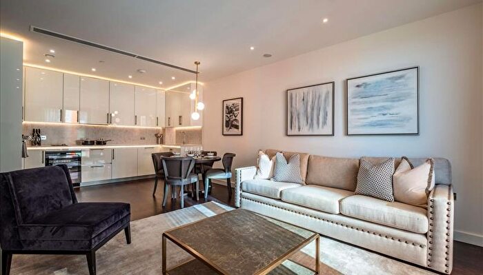 3 Bedroom Flat To Rent In Thornes House, Charles Clowes Walk, Vauxhall, London, SW11