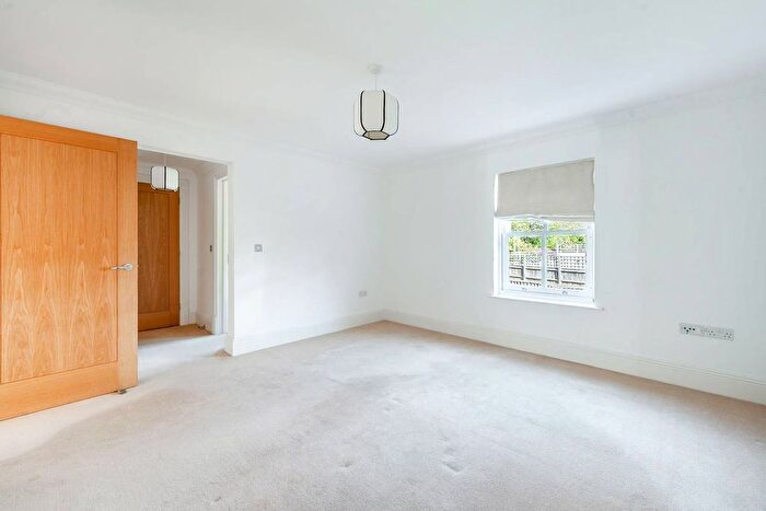 4 Bedroom Property To Rent In King Henry Mews, Harrow On The Hill, Harrow, HA2