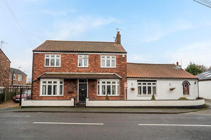 5 Bedroom Detached House For Sale In Hirst Road, Chapel Haddlesey, YO8