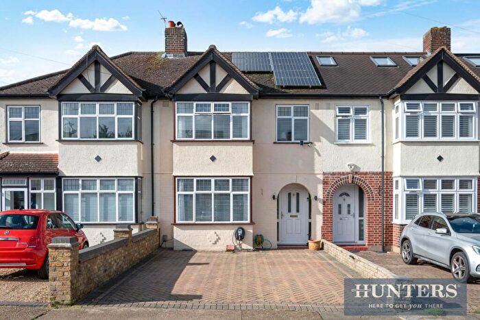 3 Bedroom Terraced House For Sale In Elmstead Gardens, Worcester Park, KT4