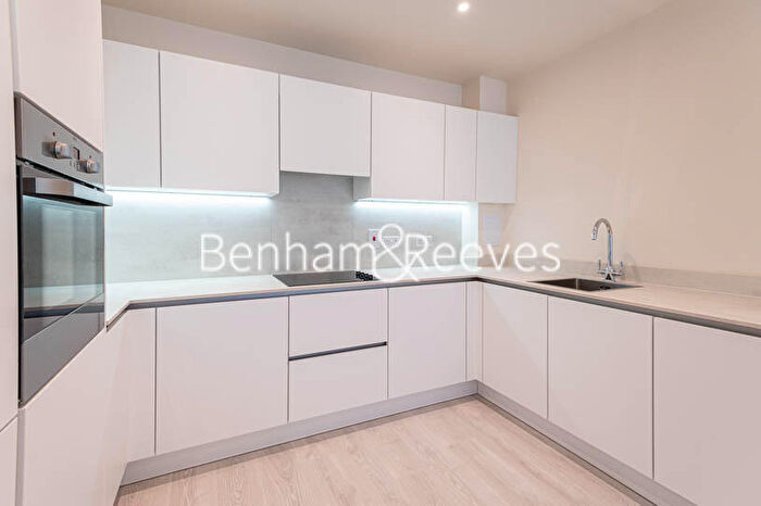 2 Bedroom Apartment To Rent In Royal Engineers Way, Hampstead, NW7