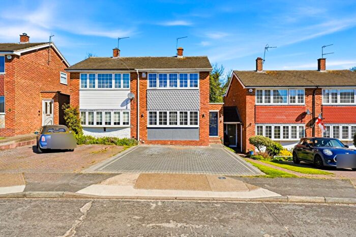 3 Bedroom Semi-Detached House For Sale In Poplicans Road, Cuxton, Rochester, Kent, ME2