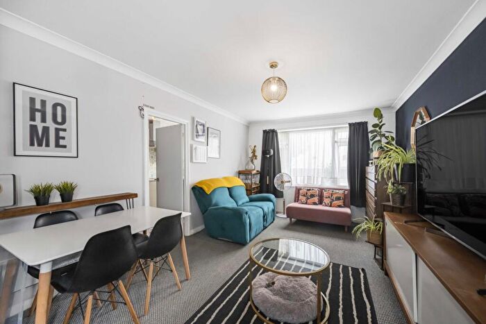 2 Bedroom Flat For Sale In St. James Road, London, E15