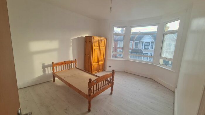 4 Bedroom Terraced House To Rent In Mortlake Road, Ilford, Essex, IG1