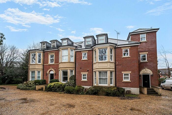 2 Bedroom Apartment For Sale In Horndean Road, Lindens House, PO10