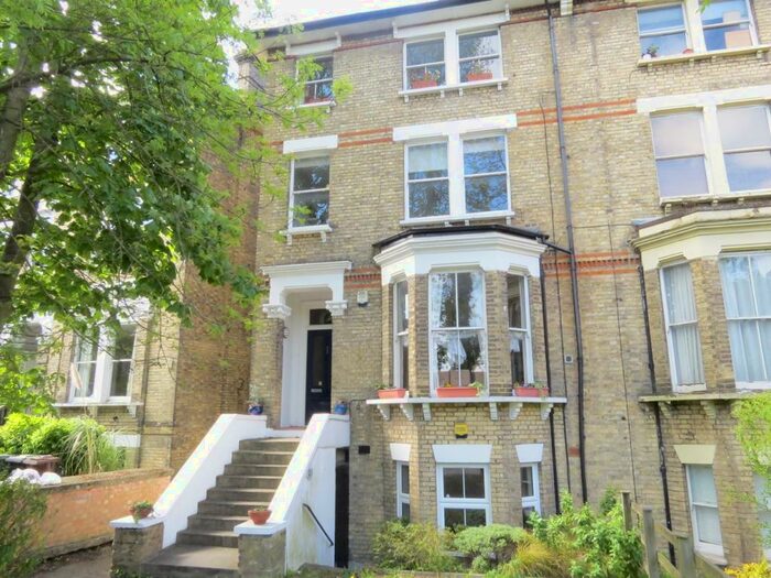 2 Bedroom Apartment To Rent In Thicket Road, Anerley, London, SE20