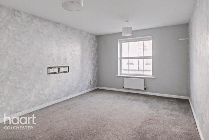 2 Bedroom Apartment To Rent In Chariot Drive, Colchester, CO2