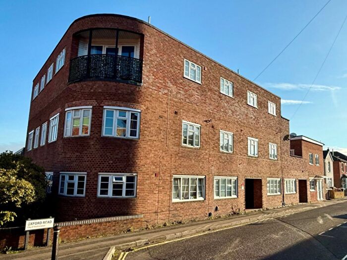 2 Bedroom Flat To Rent In Lodge Road, Southampton, Hampshire, SO14