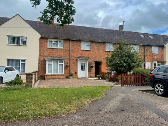 3 Bedroom Terraced House To Rent In Woodfield Road, Bicester, OX26