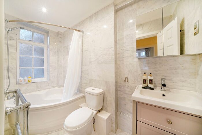 1 Bedroom Flat To Rent In Langford Court, Abbey Road, NW8