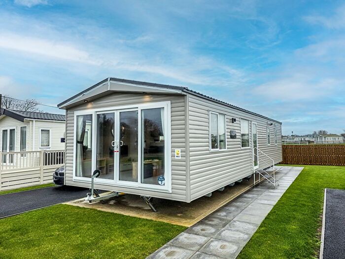 2 Bedroom Mobile/park Home For Sale In Pett Level Road, Winchelsea, TN36