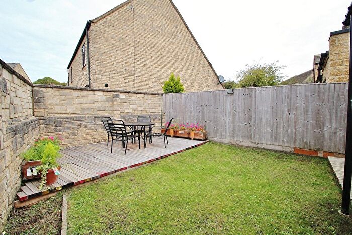 3 Bedroom End Terrace House For Sale In Ralegh Crescent, Witney, OX28