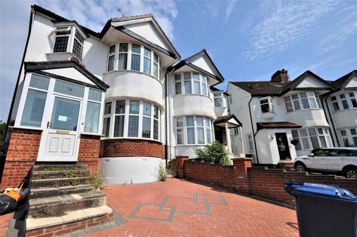 5 Bedroom Semi-Detached House To Rent In Southfields, London NW4