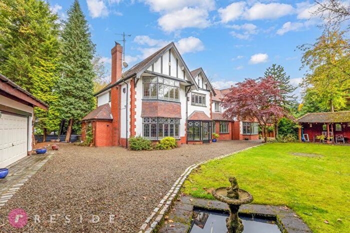 7 Bedroom Detached House For Sale In Norden Road, Bamford, Rochdale, OL11