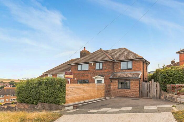 4 Bedroom Semi-Detached House To Rent In Warnham Rise, Brighton, BN1