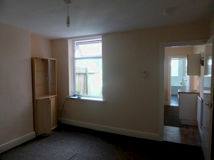 3 Bedroom Terraced House To Rent In Kitchener Road, Selly Park, Birmingham, West Midlands, B29