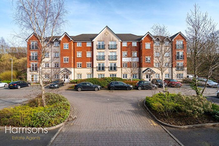 2 Bedroom Flat To Rent In Astley Brook Close, Bolton, BL1