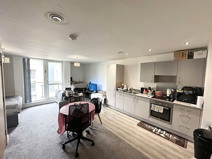 Studio To Rent In Adelphi Street, Salford, M3