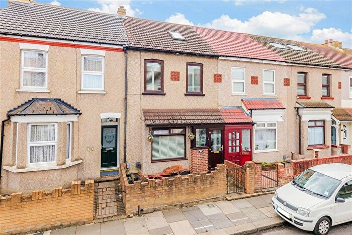 4 Bedroom Terraced House For Sale In Horsa Road, Northumberland Heath, Kent, DA8