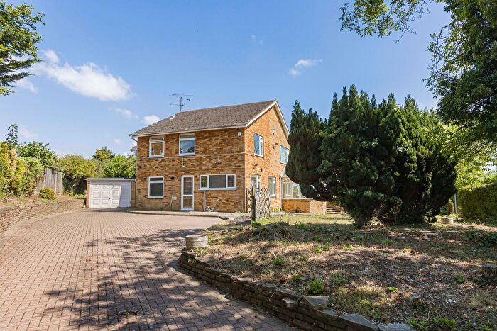 5 Bedroom Detached House For Sale In Whitehill Road, Hitchin, SG4