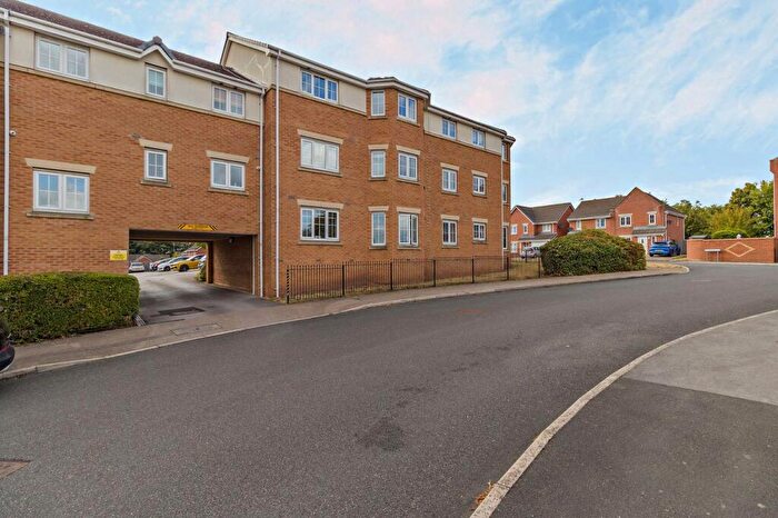 2 Bedroom Flat For Sale In Roundhouse Crescent, Worksop, S81