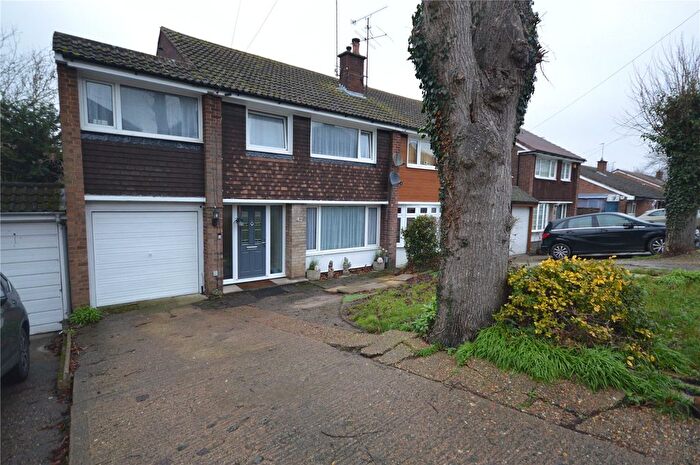 4 Bedroom Detached House For Sale In Lime Avenue, Luton, Bedfordshire, LU4