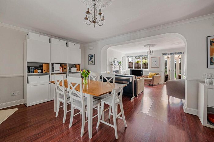 3 Bedroom Terraced House For Sale In Collingwood Road, Sutton, SM1