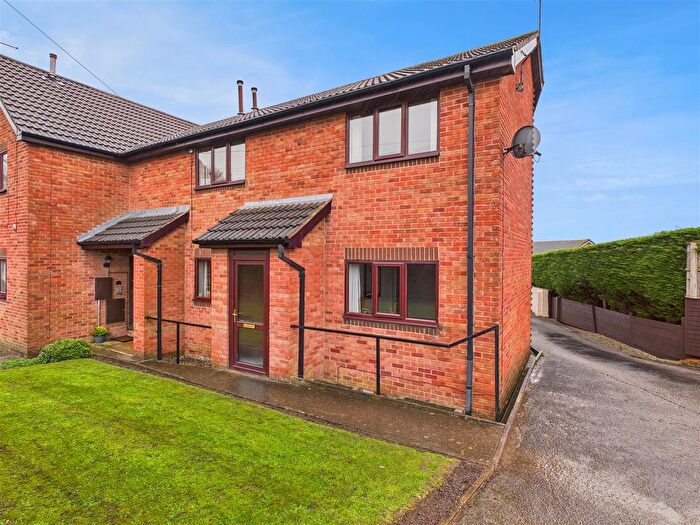 2 Bedroom Flat For Sale In Holmesfield Road, Dronfield Woodhouse, Dronfield, S18