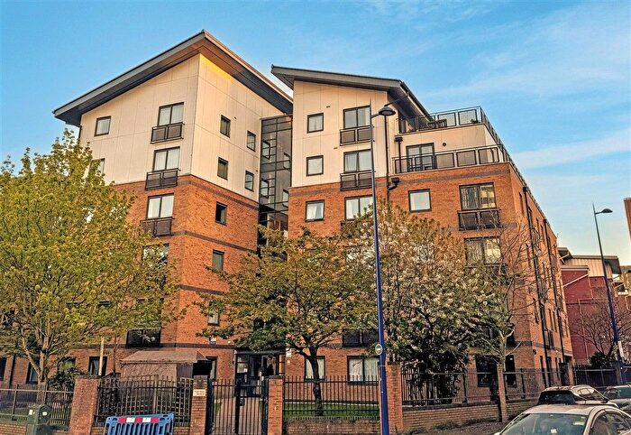 2 Bedroom Flat For Sale In Bishopsgate Street, Birmingham, B15