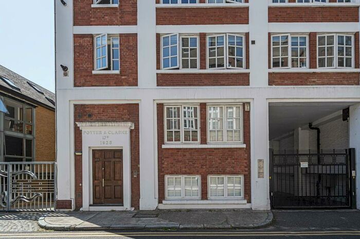 Studio To Rent In Fairclough Street, Aldgate, London, E1