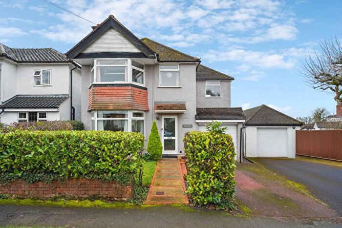 3 Bedroom Detached House For Sale In The Drive, Amersham, HP7