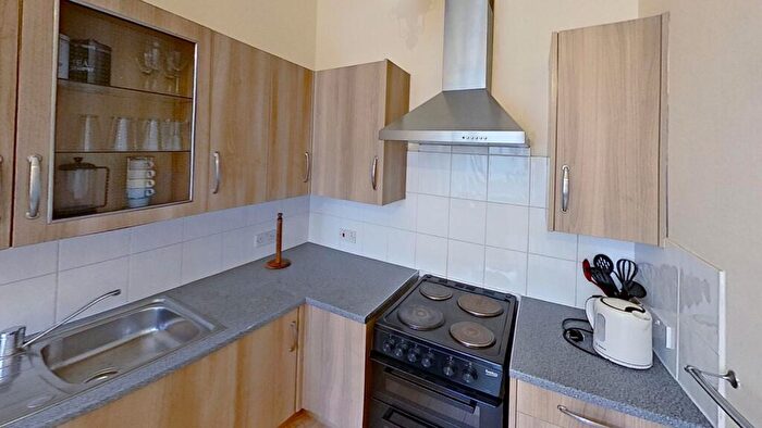 2 Bedroom Flat To Rent In Easter Road, Edinburgh, EH7