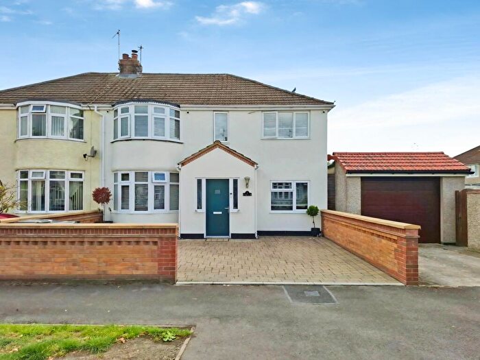 5 Bedroom Semi Detached House For Sale In Tiverton Road, Swindon, Wiltshire, SN2