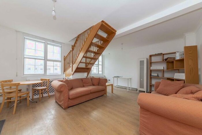 3 Bedroom Flat To Rent In Boswell Street, London, WC1N