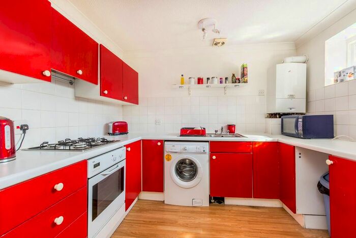 1 Bedroom Flat To Rent In Cedar Terrace, Richmond, TW9