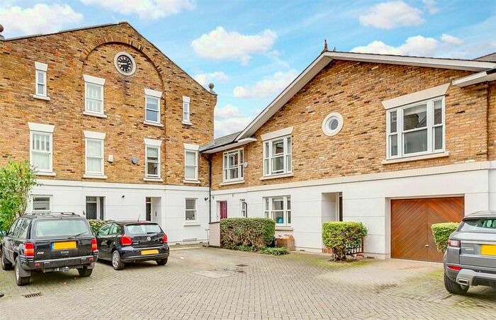 4 Bedroom Mews To Rent In Palace Mews, London, SW6