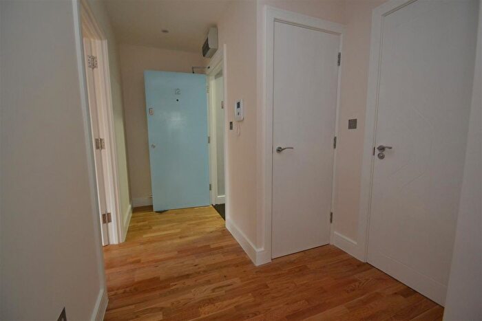 1 Bedroom Flat To Rent In Consort Way, Horley, RH6