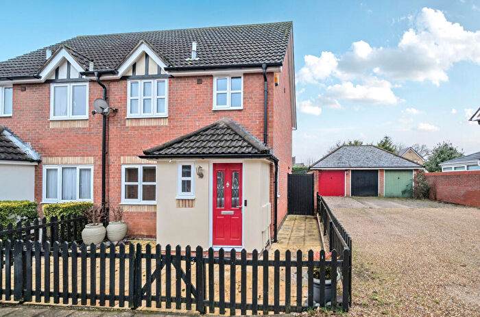 3 Bedroom Semi Detached House For Sale In Brinkley Lane, Highwoods, Colchester, CO4