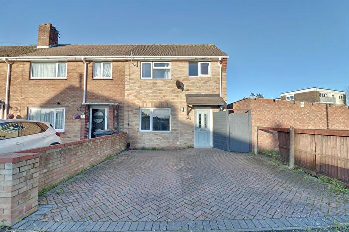 2 Bedroom Property For Sale In Sunwood Road, Havant, PO9