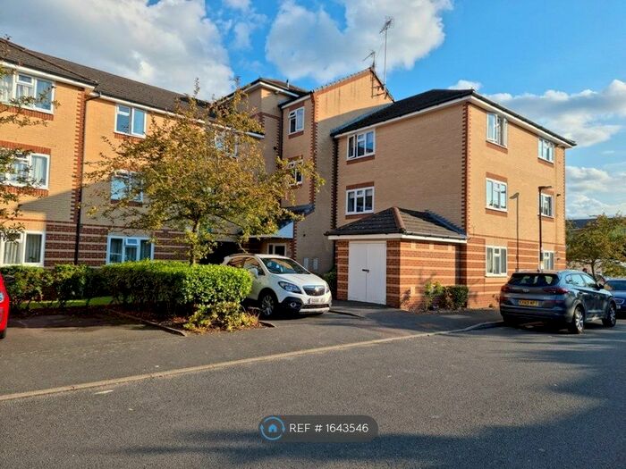 2 Bedroom Flat To Rent In Madderfields Court, London, N11