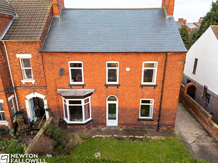 4 Bedroom Semi-detached House For Sale In London Road, Retford, DN22